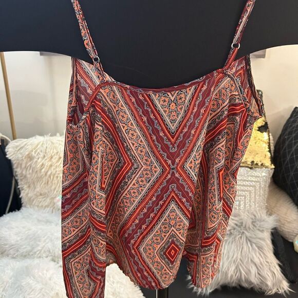 Geometric Red Spaghetti Strap Top - Picture 4 of 5